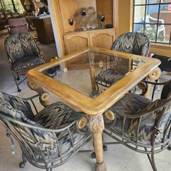 Quality Dining Set w/4 Chairs 