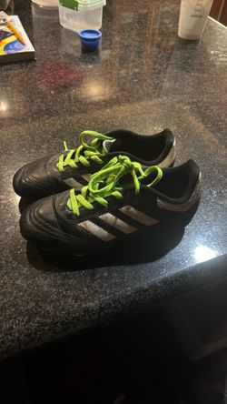 Soccer Shoes Size 1