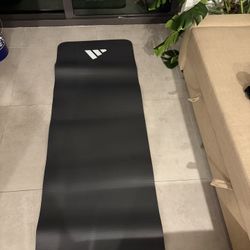 Adidas mat