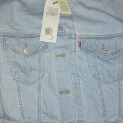 Woman Levis Jacket. 