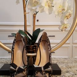 Beautiful Authentic Designer Lace GUESS Heels ONLY $30!!!!