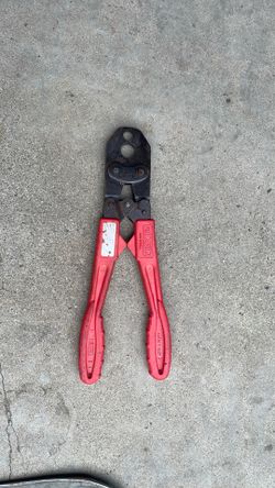 Close Quarters Manual PEX Crimp Tool plumber tool