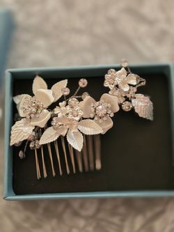 Wedding hair accessories and earrings