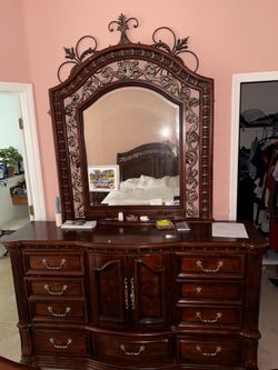 Queen size bedset for sale