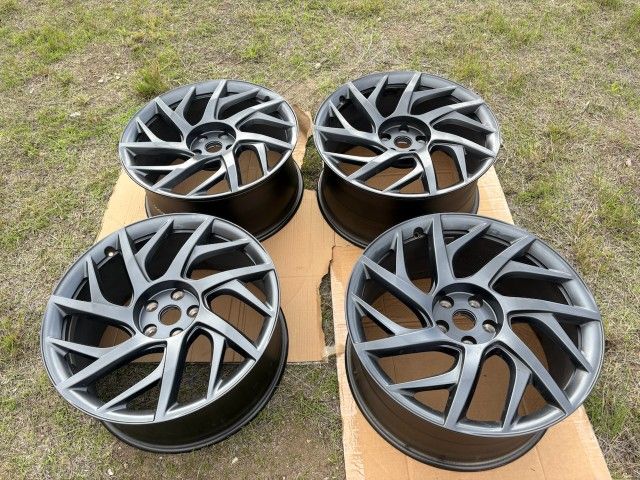 2025/2026 Tesla Model S Plaid Staggered Wheels for Sale in Chula