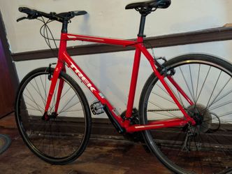 Trek FX 3 hybrid/ fitness bike