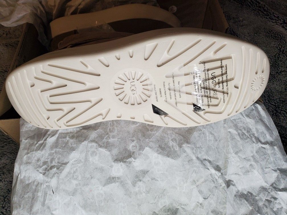 UGG Women's Classic Boom Boots