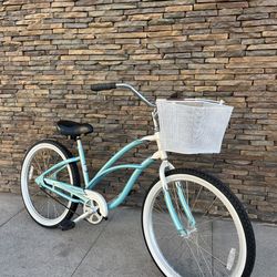 Electra Cruiser 1 Step Thru Aluminum Frame 26 inch Beach Cruiser w/ Basket
