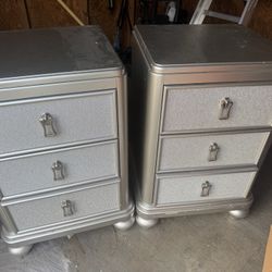 Set of 2 Silver 3-Drawer Nightstands / Bedside Tables