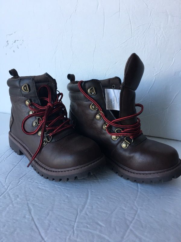 Kids boots size 1