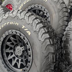 Vendo Set De Rines Nuevos 17x9 Con Llantas Bf Goodrich En Excelente Condición 