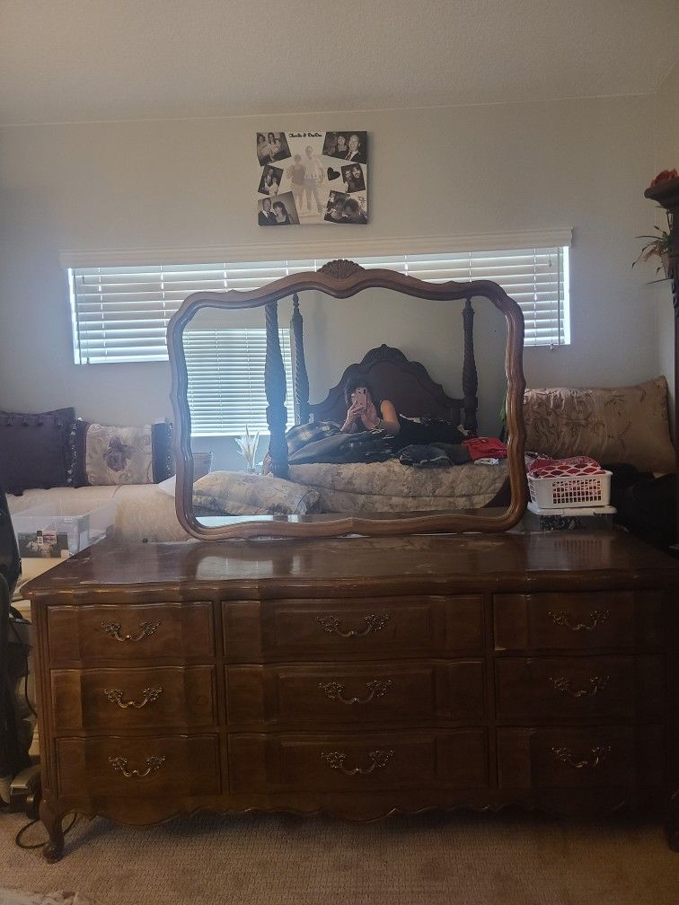 DRESSER WITH MIRROR