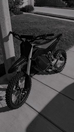 RTR Lite Electric Dirt Bike – Less Than 40 Days Old – Like New