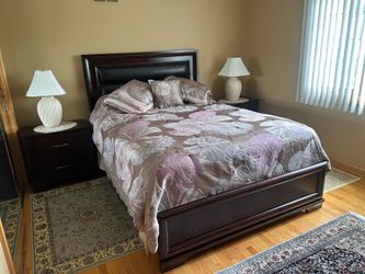 Bedroom Set - Full Size Set