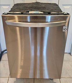 Top Control Smart Wi-Fi Enabled Dishwasher with QuadWash

Located near Beach Blvd and Kernan. From non smoking pet free home. Selling at discounted pr