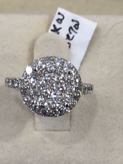 18 K W Gold Diamond Engagement Ring