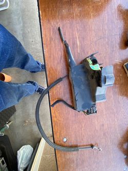 1998 to 2006 Mercedes Benz ML driver side power locks