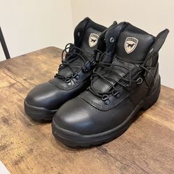 BRAND NEW - NEVER WORN Irish Setter Work Boots