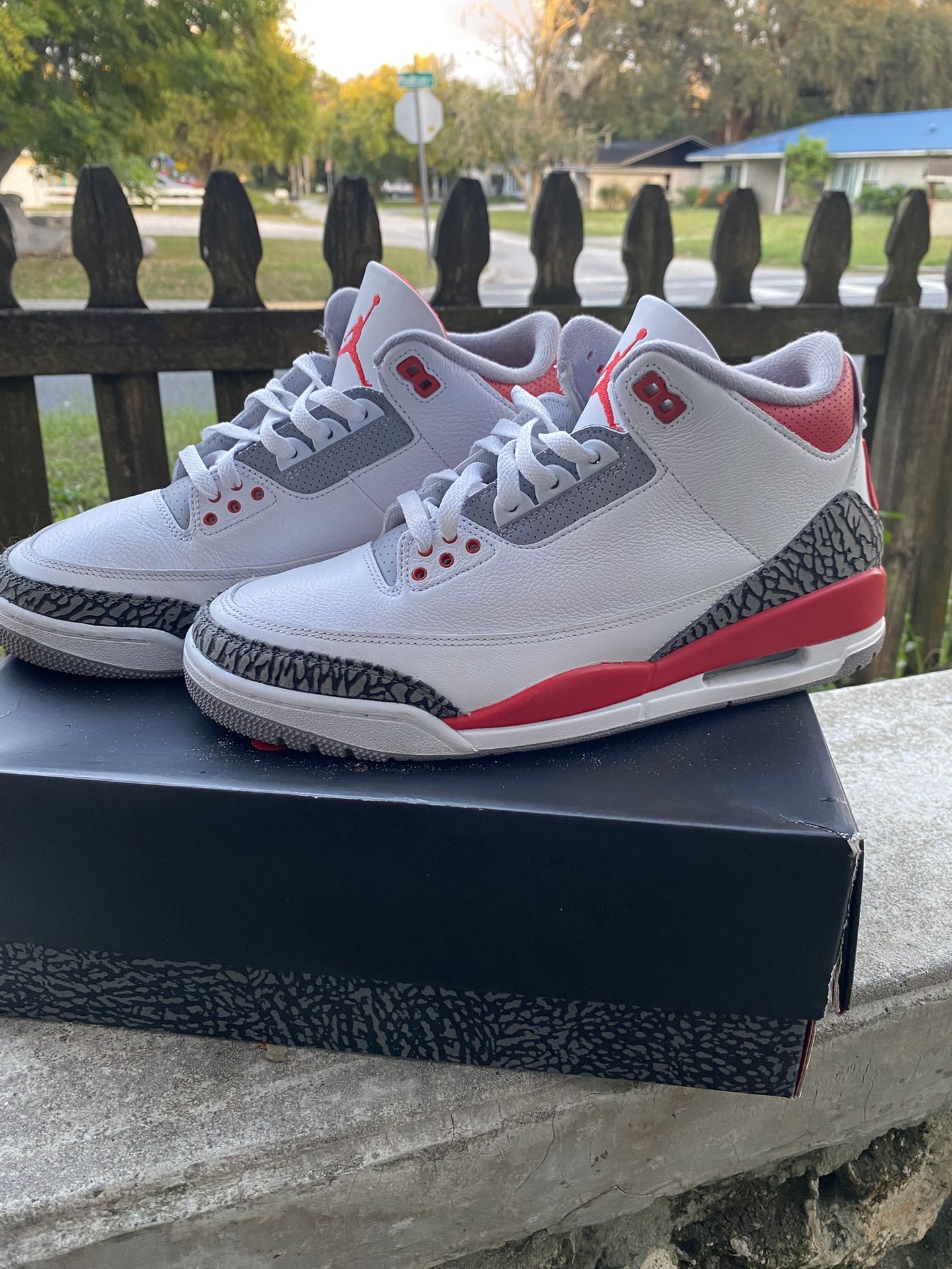 Air Jordan 3 Retro (Fire Red)