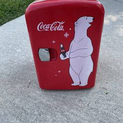 coke mini fridge 🥤
