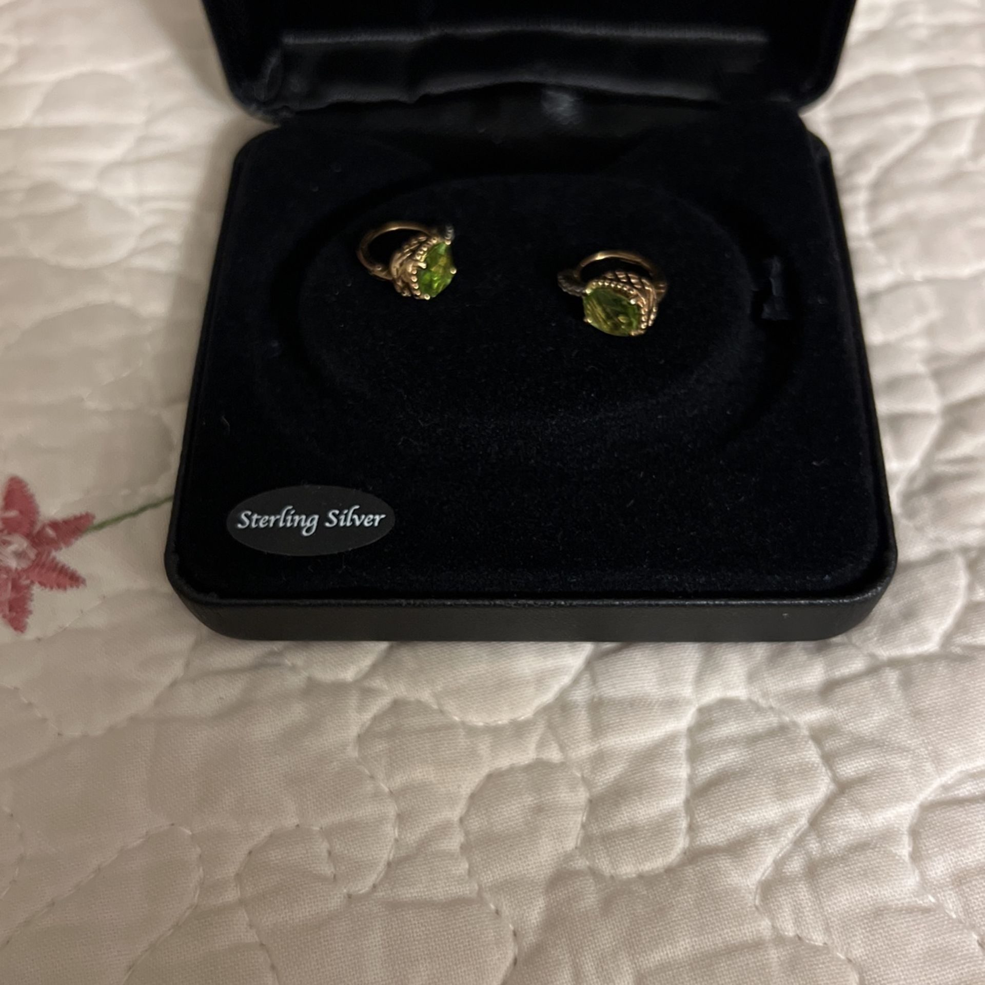 Aqua Marine And Diamonds Earrings.