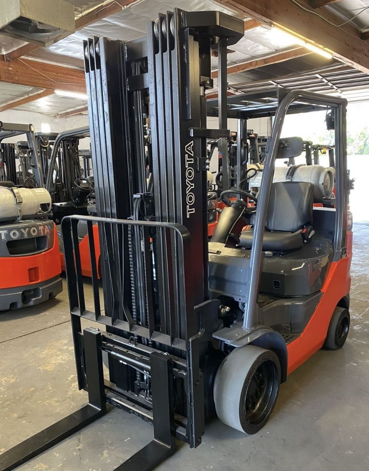 2020 Toyota 8FGCU25 Quad Mast Forklift