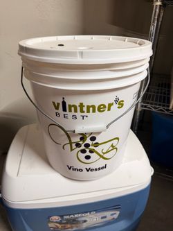 6 GALLON VINO VESSEL FERMENTING BUCKET