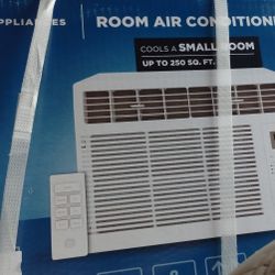 G.E. air conditioner new never used in box