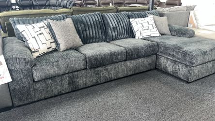 L Shape Charcoal Sectional. 🚚WE DELIVER🚚