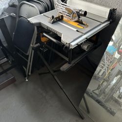 DEWALT Corded Portable Table Saw W/stand.