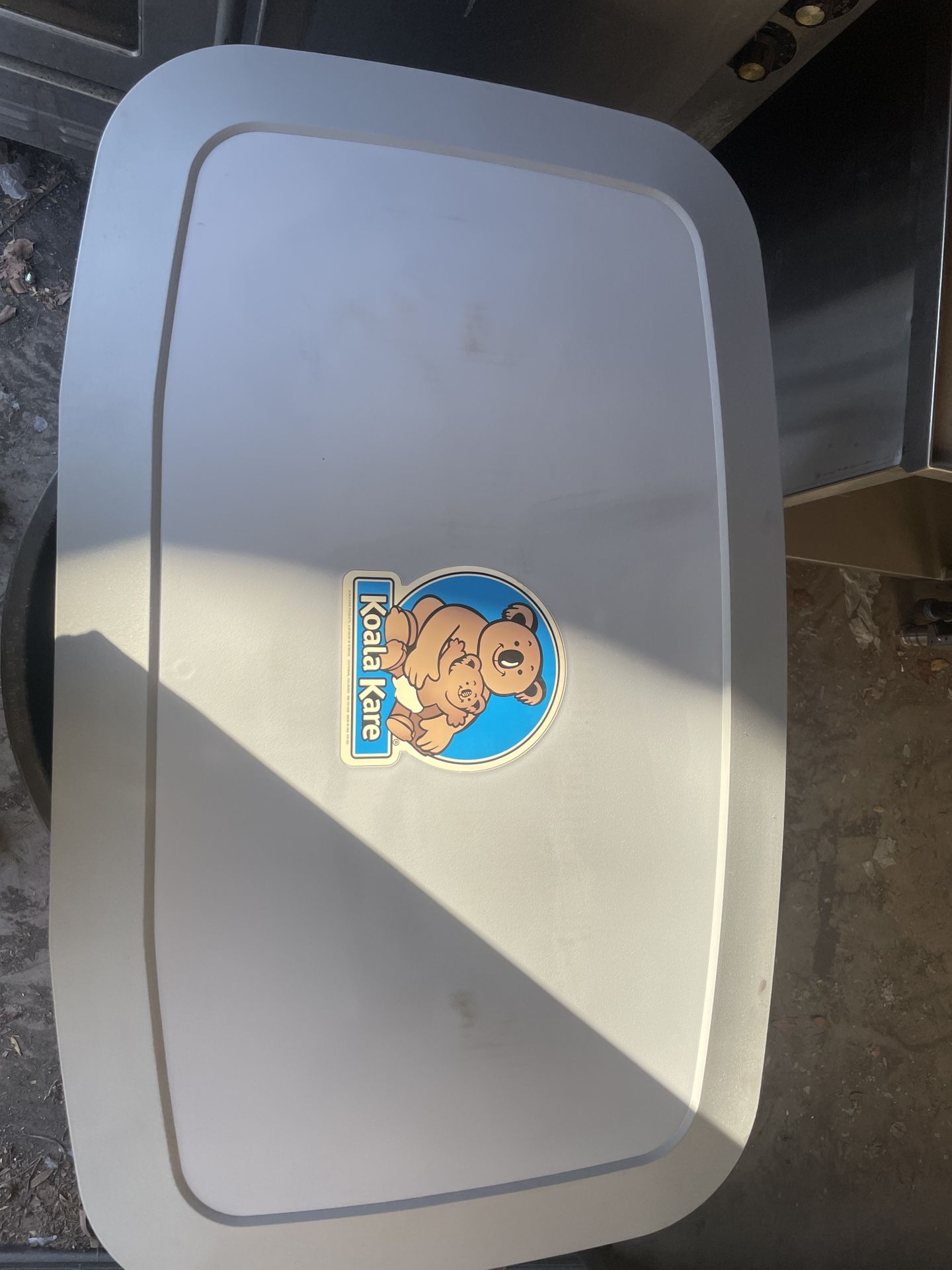 Koala Late Changing Table 