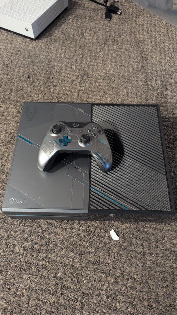 Xbox One Halo Limited Edition 