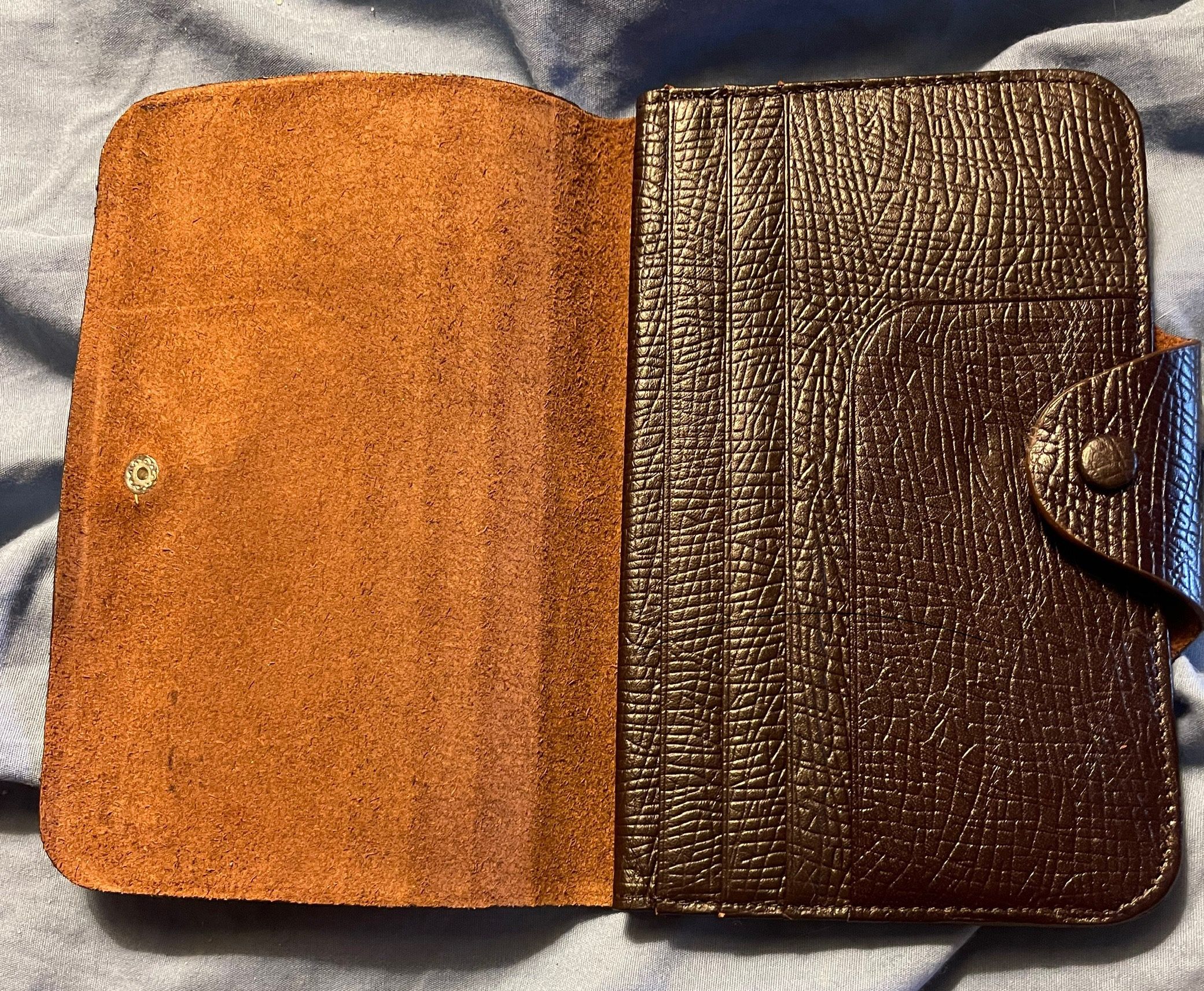 REDUCED New DUNHILL bifold women’s card money wallet.