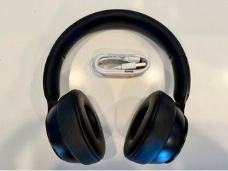 Beats Solo Pro Wireless On-Ear Bluetooth Headphones, Black, Model A1881, including USB-A to Lightning charging cable