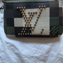 Louis Vuitton Damoflage PO cles 