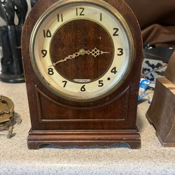 Vintage Seth Thomas Electric Mantle Clock 