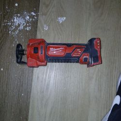 Milwaukee Cut Out Tool
