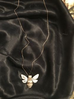 Queen B pendant