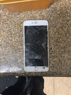 6s cracked screen