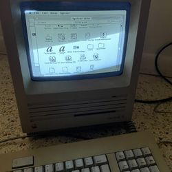 Vintage Apple Macintosh SE Computer 