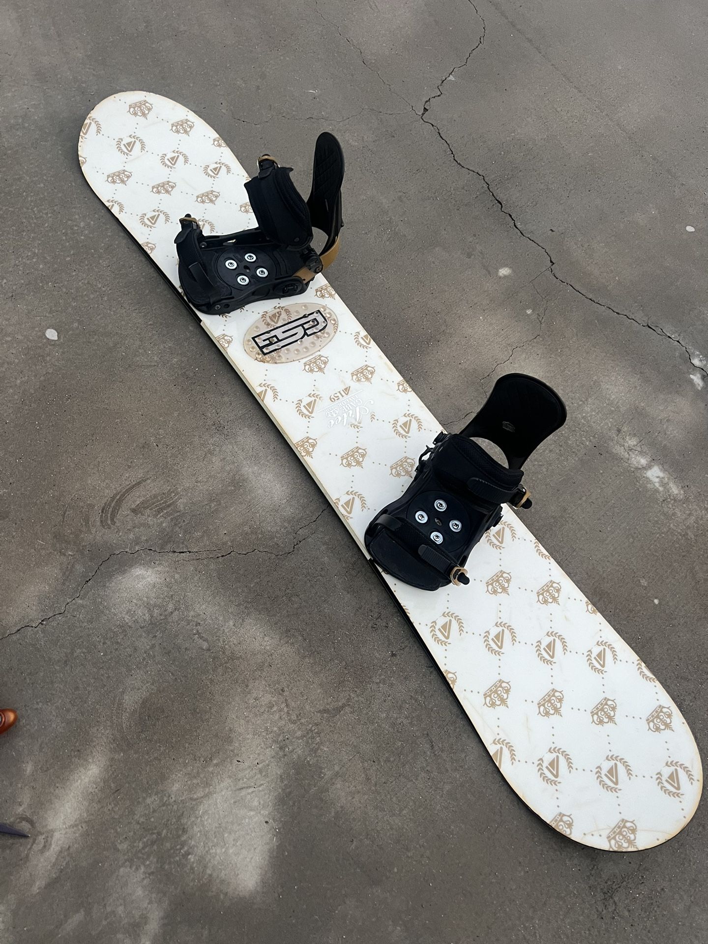 Gabe Taylor Artec 159cm Snowboard With Medium Large Forum Team Bindings