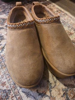 Olivia & Kate clogs 8.5 size no stains!