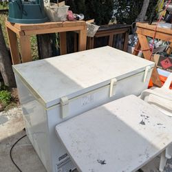 Insignia Chest Freezer 10cu