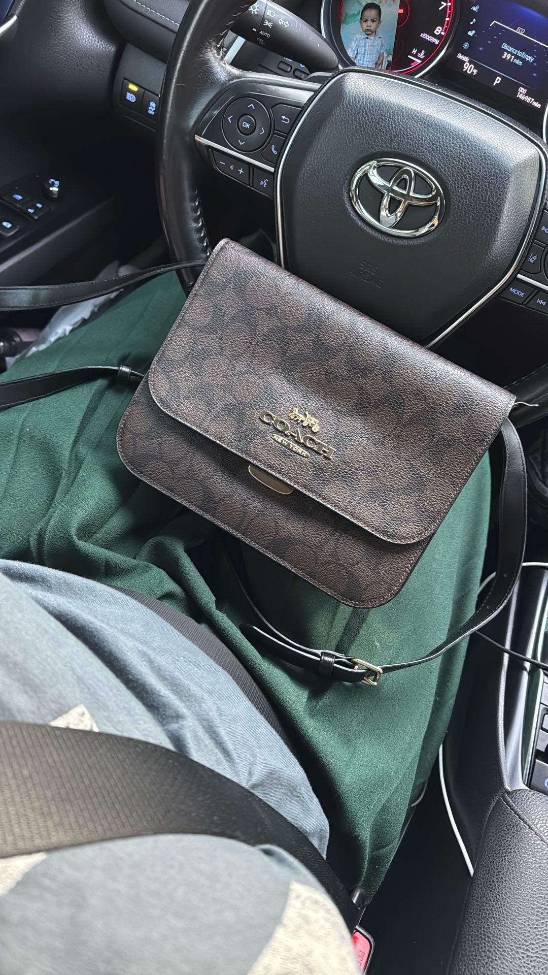 Coach purse With Shoulder Strap