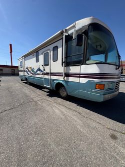 1996 Dolphin 635D * DOLPHIN **** * 1996 FREIGHTLINER 635D* * 5.9 L * 6 CYL * DIESEL * * 81271 MILES* * IT RUNS AND DRIVES GOOD* * HABLO ESPAŃOL*