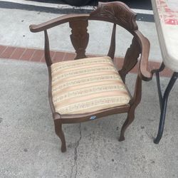 Chair - Vintage corner chair ( as is)