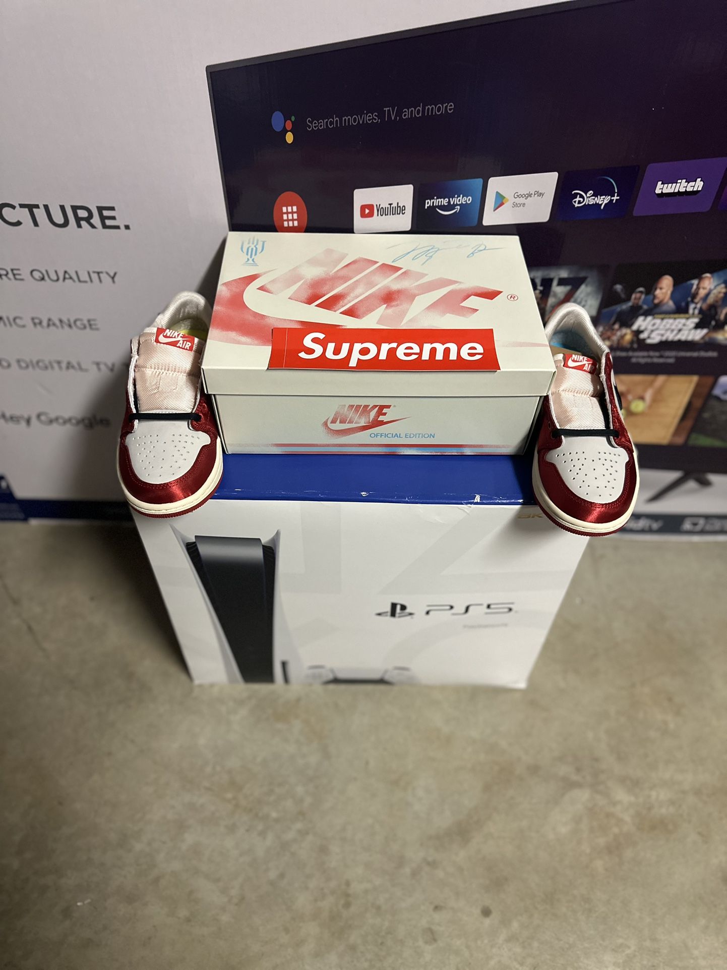 Jordan 1 Low Trophy Room