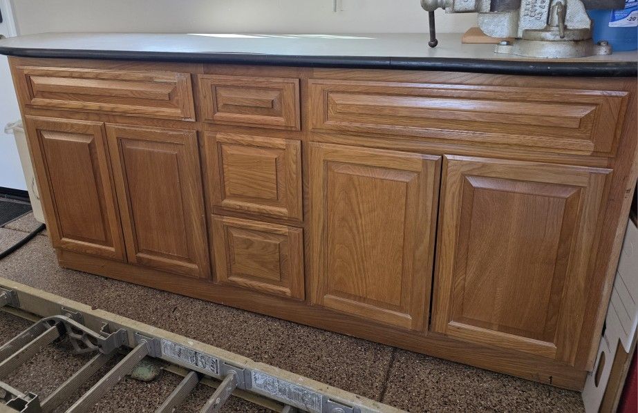 Garage / Bathroom Oak Cabinets With Heavy Laminite Top