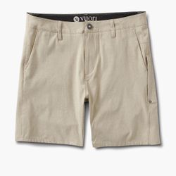 Vuori Aim Short - Khaki Golf/Travel/Club Shorts