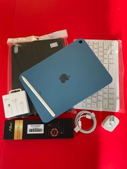 Apple ipad 10th Generation 64GB (2022 / 10.9” Display) with pen, keyboard and accessories